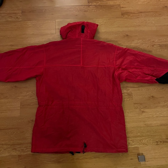 Marlboro Red Vintage Y2K Windbreaker Jacket - Picture 8 of 8